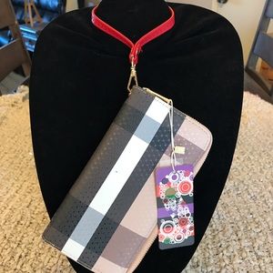 “ CUTE “  NEW w/ tags wristlet wallet!!!